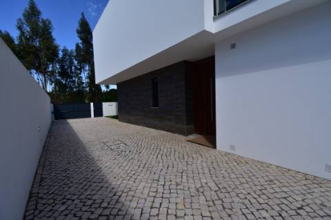 Moradia M5, isolada, com Piscina
