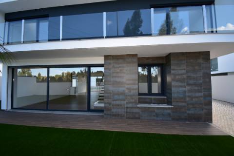 Moradia M5, isolada, com Piscina
