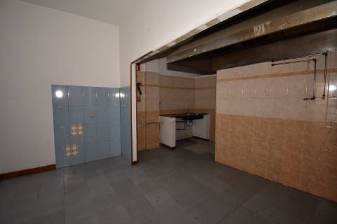 
Espaço comercial com excelente localização na Chamusca