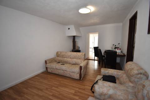 Casa de habitação e arrumos