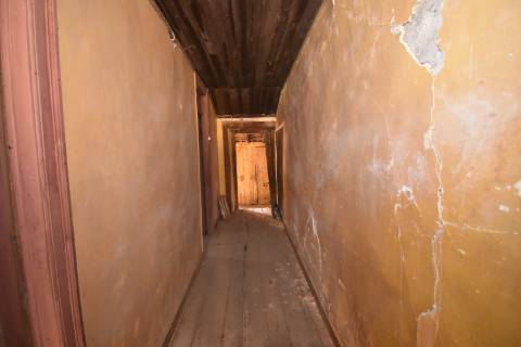 Casa de habitação e arrumos