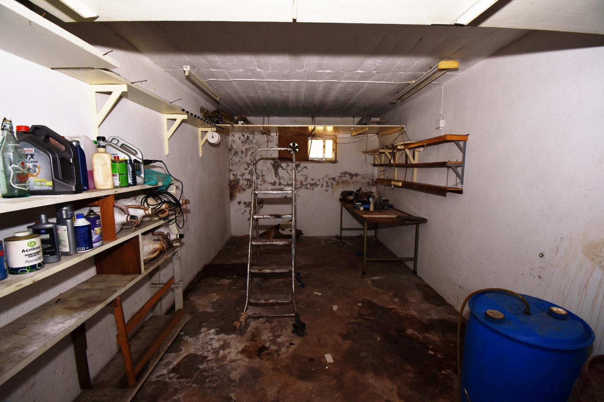 Garagem com ótimos acessos no Entroncamento