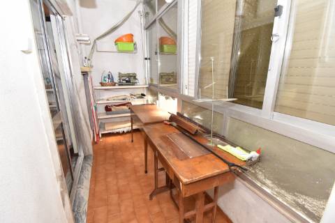 Apartamento T2 de rés do chão com sótão e garagem no Entroncamento