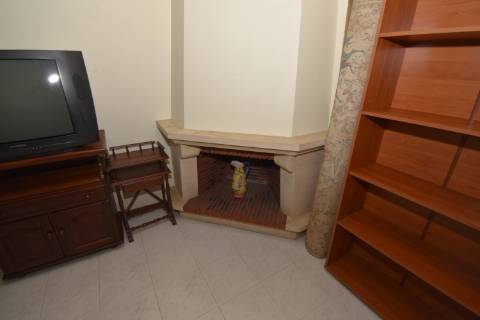 Apartamento T2 de rés do chão com sótão e garagem no Entroncamento