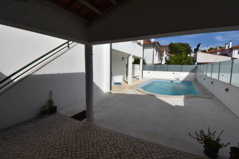 Moradia T4 com piscina