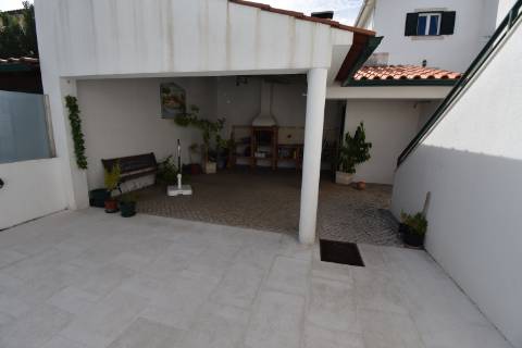 Moradia T4 com piscina