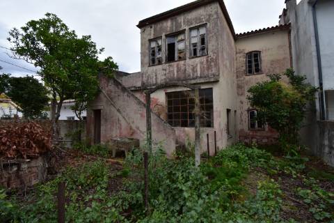 Moradia de dois pisos