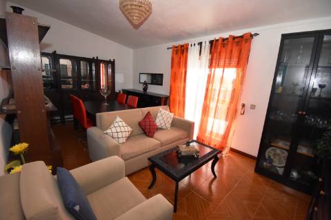 Apartamento T2, 2º andar a 5 minutos da estação de comboios no Entroncamento