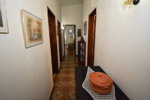 Apartamento T2, 2º andar a 5 minutos da estação de comboios no Entroncamento