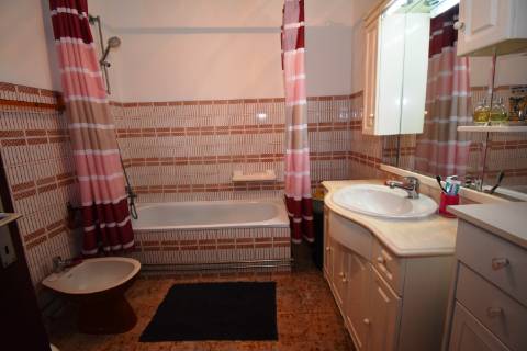 Apartamento T2, 2º andar a 5 minutos da estação de comboios no Entroncamento