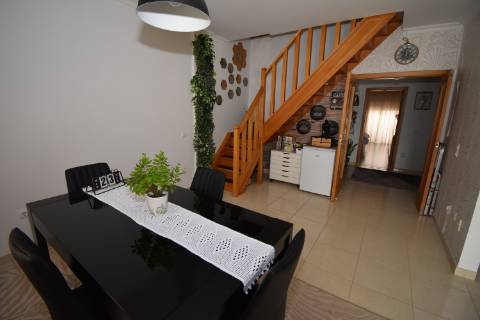 Apartamento T1 Dúplex, com garagem e terraço, inserido em prédio com elevador no Centro do Entroncamento