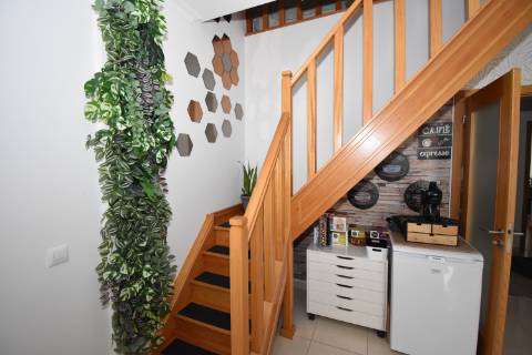 Apartamento T1 Dúplex, com garagem e terraço, inserido em prédio com elevador no Centro do Entroncamento