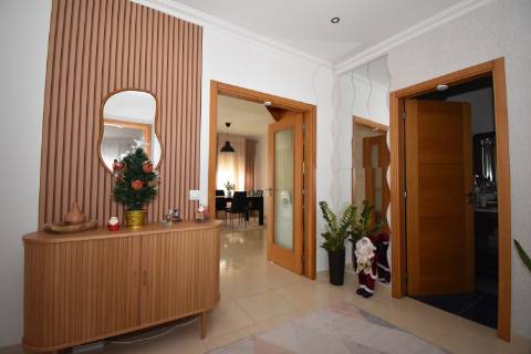 Apartamento T1 Dúplex, com garagem e terraço, inserido em prédio com elevador no Centro do Entroncamento