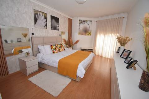 Apartamento T1 Dúplex, com garagem e terraço, inserido em prédio com elevador no Centro do Entroncamento