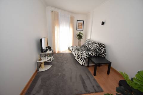 Apartamento T1 Dúplex, com garagem e terraço, inserido em prédio com elevador no Centro do Entroncamento