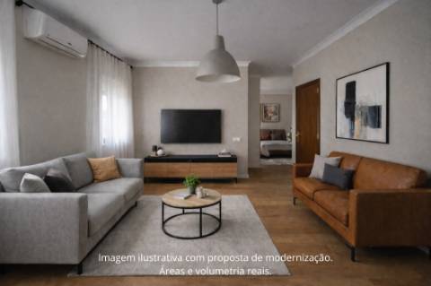 Moradia com piscina localizada na Atalaia