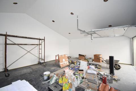 Moradia Independente Remodelada com Open Space, Garagem Dupla e Excelente Localização em Tomar