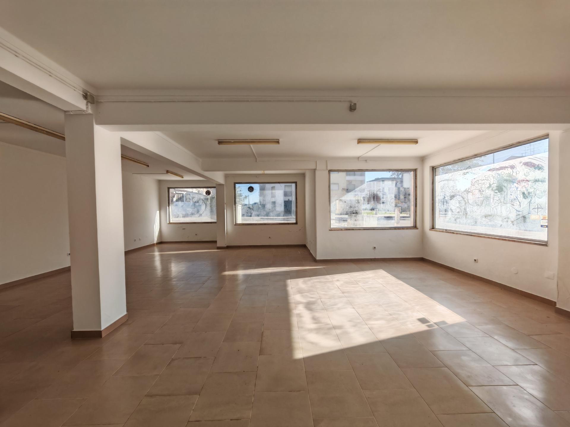 Loja para comércio e serviços