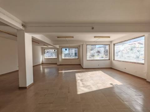 Loja para comércio e serviços