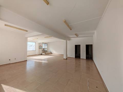 Loja para comércio e serviços