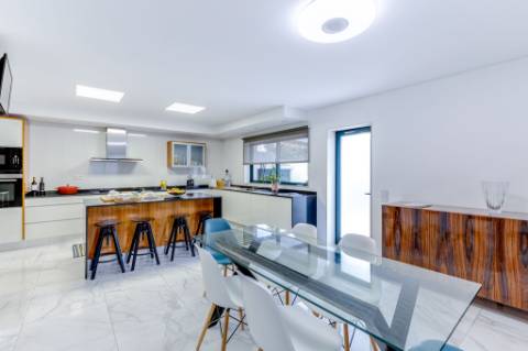 Moradia T4 em zona sossegada em Vila Nova da Telha