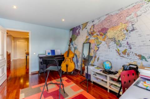 Moradia T4 em zona sossegada em Vila Nova da Telha