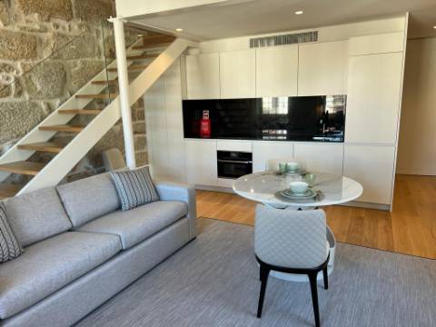 Luxuoso Apartamento T1 Mezanine para arrendamento