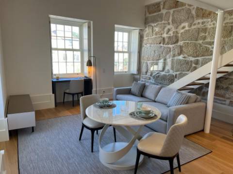 Luxuoso Apartamento T1 Mezanine para arrendamento