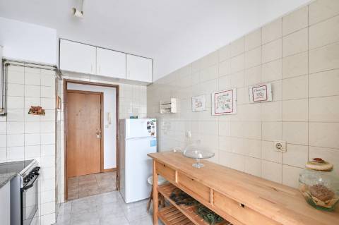 APARTAMENTO T3 NA ZONA RESIDENCIAL DA PRELADA