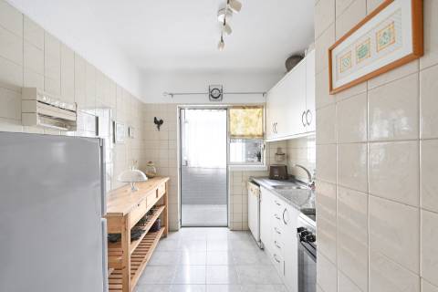 APARTAMENTO T3 NA ZONA RESIDENCIAL DA PRELADA