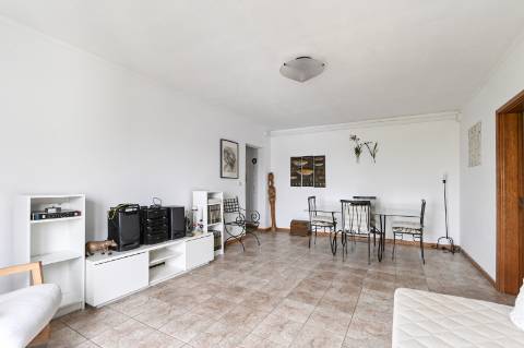 APARTAMENTO T3 NA ZONA RESIDENCIAL DA PRELADA