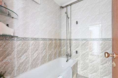 APARTAMENTO T3 NA ZONA RESIDENCIAL DA PRELADA