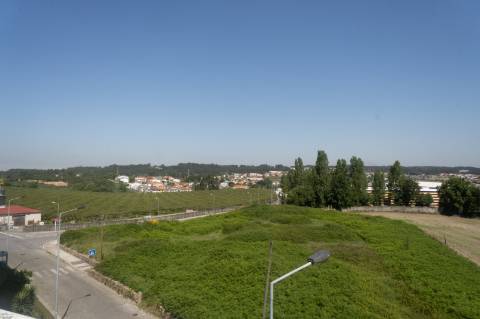 Apartamento T3 com Terraço em Águas Santas