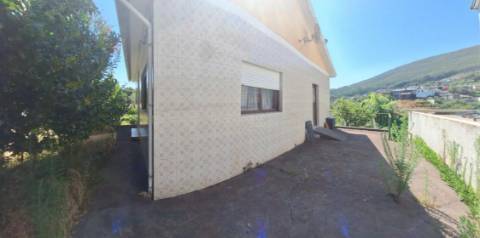 Moradia com terreno de vinha e Olival a 5 km dos Passadiços do Paiva