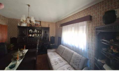 Moradia com terreno de vinha e Olival a 5 km dos Passadiços do Paiva