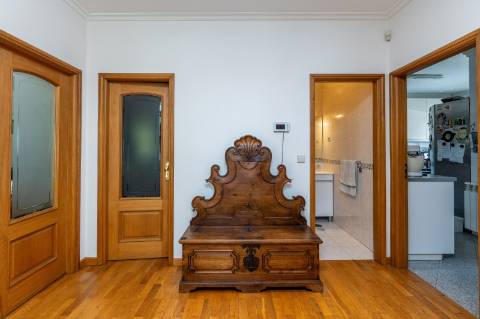 Moradia T4 em Custóias