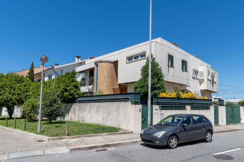 Moradia T4 em Custóias