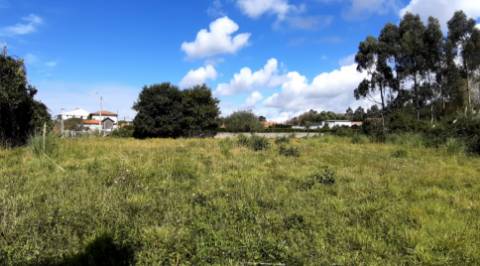 Lote com 2 terrenos em Grijó com projeto aprovado para 2 moradias térreas