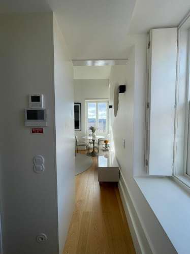 Luxuoso Apartamento T0+Mezanine decorado e mobilado inserido num condomínio fechado numa zona nobre no Centro do Porto