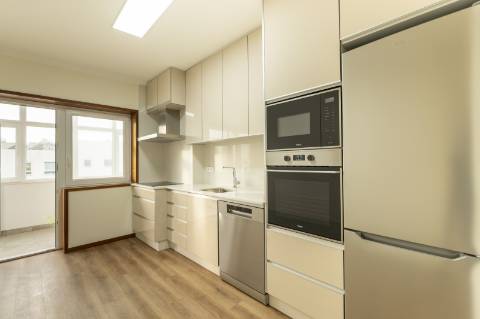 Apartamento T2+1 - Renovado no Centro de Matosinhos