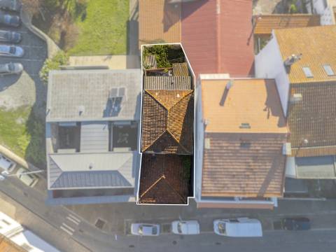 Moradia para reconstrução no Centro Histórico em Matosinhos