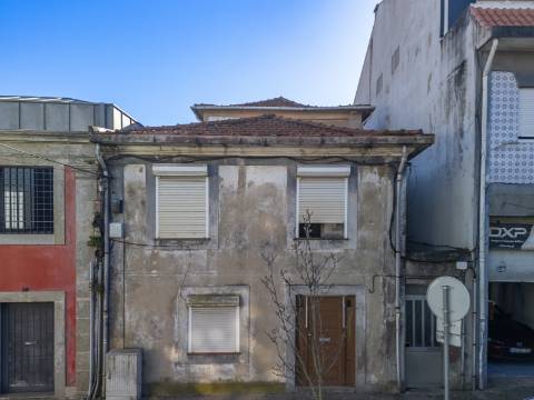 Moradia para reconstrução no Centro Histórico em Matosinhos