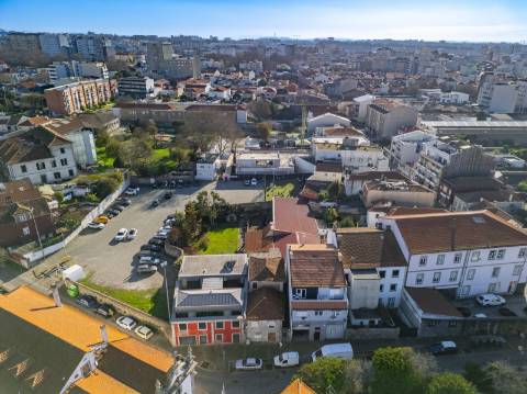 Moradia para reconstrução no Centro Histórico em Matosinhos