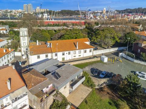 Moradia para reconstrução no Centro Histórico em Matosinhos