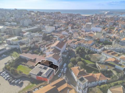 Moradia para reconstrução no Centro Histórico em Matosinhos