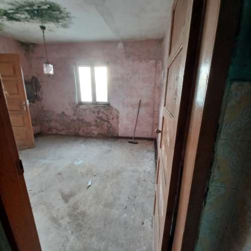 Moradia T2 para Remodelar em Bustos/Oliveira do Bairro