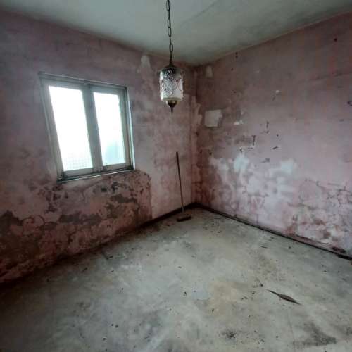 Moradia T2 para Remodelar em Bustos/Oliveira do Bairro