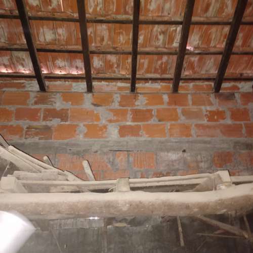 Moradia T2 para Remodelar em Bustos/Oliveira do Bairro