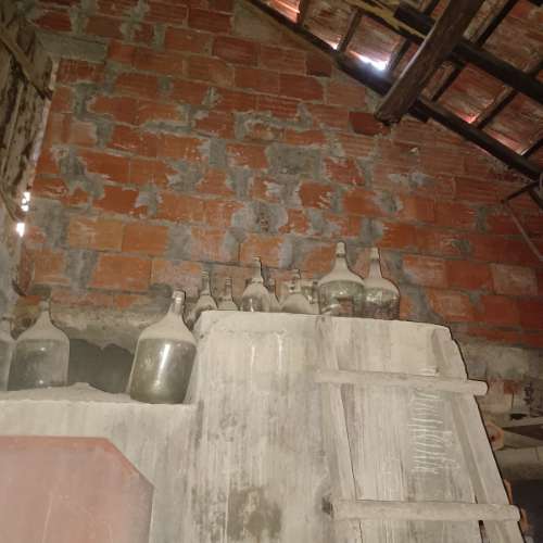 Moradia T2 para Remodelar em Bustos/Oliveira do Bairro