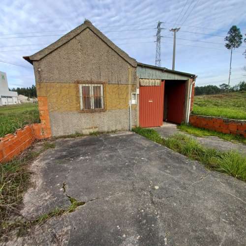 Moradia T2 para Remodelar em Bustos/Oliveira do Bairro